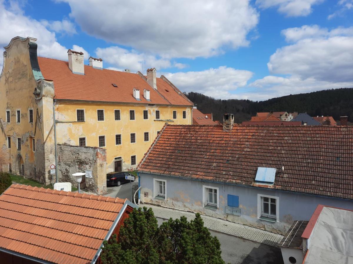 Penzion Zahrada Nad Rekou, Restaurace A Kavarna - Parkovani Gratis Zlatá Koruna Екстериор снимка